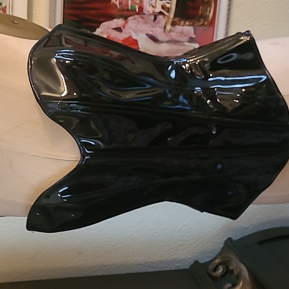 PVC corset from Artifice in England. Only wore once for photo shoot. - Picture 2 of 4